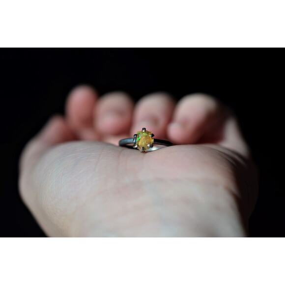 Raw Stone opal ring, rough opal, natural opal, alternative engagement ring - Picture 3 of 5